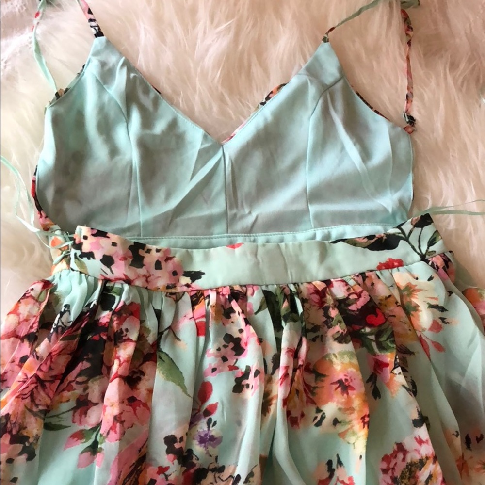 LAST 1!  MINT OPEN BACK FLORAL MAXI! - Picture 7 of 8